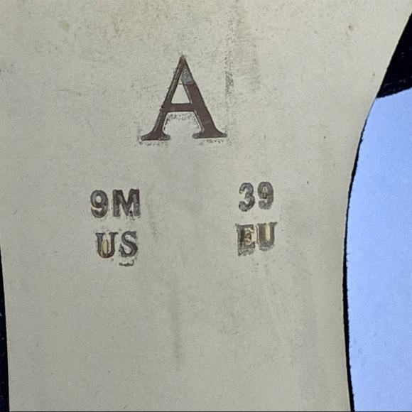 Anthropologie Black Velvet Embroidered Bow Kitten Heels Pumps Coquette Sz 9 - Picture 8 of 8